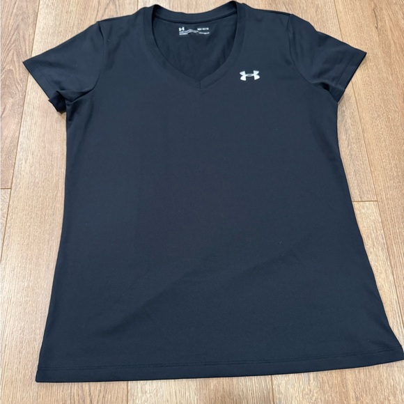 Under Armor black short sleeve compression top. Size M - Picture 1 of 3